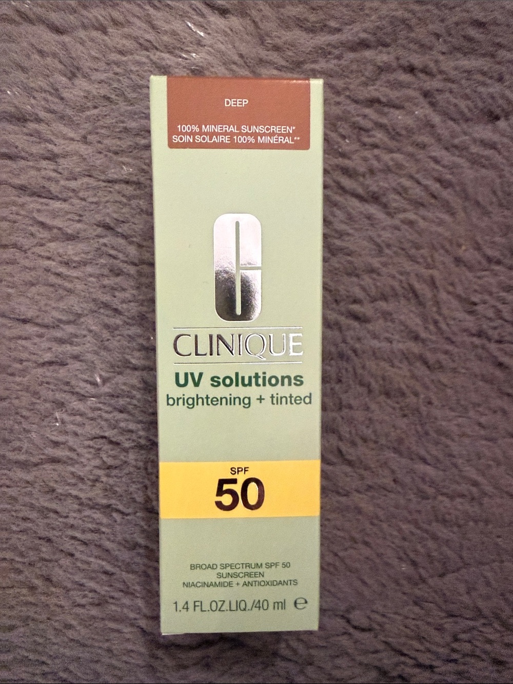 New Clinique UV Solutions Brightening + Tinted SPF 50 - Light Green & Yellow